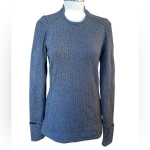 Think Fast Long Sleeve in heathered herringbone black and gray 8